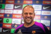 Hansi Flick renueva con el Barcelona hasta 2028