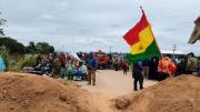 San Julián mantiene bloqueo, mientras cientos de vehículos permanecen varados