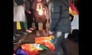 Marcha de apoyo a Paz quema una Whipala y sectores piden estado de sitio