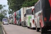 Diésel empieza a escasear en Santa Cruz y buses forman largas filas en surtidores