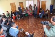 Gobernador Revilla coordina con autoridades de Inquisivi y Yungas para garantizar ingreso de alimentos a La Paz