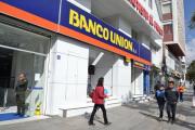 Conflictos y saqueos obligan al cierre temporal de sucursales bancarias en el centro de La Paz