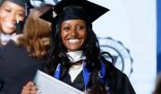 Zahara Jolie se gradúa sin Brad Pitt