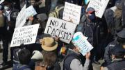 Expertos advierten que racismo y discriminación afloran con fuerza en medio de la polarización política