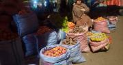 Bloqueos encarecen verduras en Cochabamba: llegan por desvíos y con transbordos