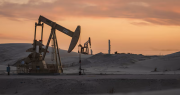 Petróleo cae con fuerza ante la esperanza de acuerdo entre EEUU e Irán