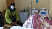 Mujer venezolana da a luz en Oruro mientras esperaba el levantamiento de bloqueos