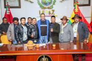 Gobernador Revilla y alcaldes de Aroma acuerdan agenda de desarrollo de la provincia e inician gestiones para levantar bloqueos