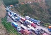 BLOQUEOS PARALIZAN AL TRANSPORTE PESADO: MÁS DE 5.000 CAMIONES VARADOS Y PÉRDIDAS MILLONARIAS