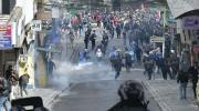 Marchistas intentan ingresar a la plaza Murillo y la policía responde con gases