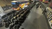 Gobierno abre corredor humanitario y operativo avanza en desbloqueo de la ruta La Paz-Oruro