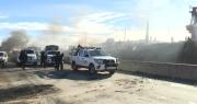 Bloqueadores lanzan piedras contra policías y militares en Apacheta, en la ruta La Paz-Oruro