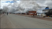 Corredor humanitario: Bloqueadores toman e incendian la tranca de Achica Arriba