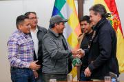 Rodrigo Paz y ADEPCOCA sellan compromiso de trabajo conjunto