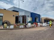 Largas esperas en Viru Viru: Familias pernoctan en el aeropuerto para enviar alimentos a La Paz