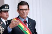 Paz anuncia que reducirá su salario y el de ministros en un 50 %, en medio de conflictos