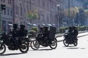 Paceños aplauden a policías por controlar disturbios callejeros y evitar desmanes