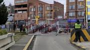 Bloqueos en accesos al aeropuerto de El Alto restringen el tránsito de pasajeros; Naabol pide coordinar con aerolíneas