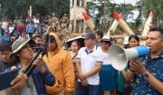 Cocaleros cercan recinto militar, presionan a las FFAA y anticipan rechazo a un estado de sitio