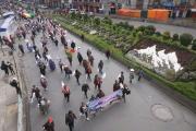 Queremos trabajar: Comerciantes marchan con banderas blancas para pedir solución a conflictos