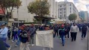 La escasez de combustible enfurece a los choferes y desde el gobierno no responden