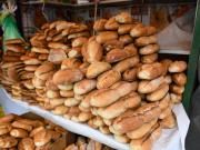 Panificadores de La Paz advierten suspensión de producción de pan por falta de harina y combustible
