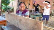 Las madres sostienen una economía que todavía no aprende a cuidarlas