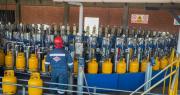 Un funcionario de YPFB y dos choferes son aprehendidos acusados de robar garrafas con gas de Senkata