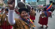 Marcha de mujeres de la COB llegó al centro de La Paz con cacerolas en mano