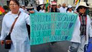 Marcha de mandiles blancos en La Paz pide pausa humanitaria de cinco días en los bloqueos