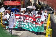 Marcha de mandiles blancos pide pausa humanitaria en La Paz y evaluar un estado de excepción