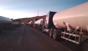 120 galones de oxígeno permanecen varados por los bloqueos y no llegan a Oruro