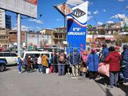 La Paz: revendedores ofrecen gasolina hasta en Bs 20 por litro en medio del desabastecimiento