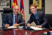 Anthony Gordon firmó por cinco temporadas como nuevo fichaje del Barça
