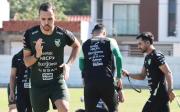 La Verde se entrena a puertas cerradas mientras se completa el grupo
