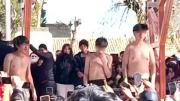 Tres menores son retenidos en Viacha por vecinos enardecidos tras el presunto asesinato de un taxista