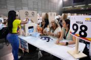 Los colombianos van a las urnas para votar por el sucesor del presidente Petro