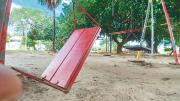 Hay juegos infantiles rotos e inseguridad tras años de abandono en Santa Cruz