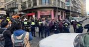 Choferes irrumpen en un acto de la Alcaldía para exigir gasolina; Dockweiler se compromete a buscar a las autoridades