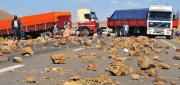 MÁS DE 100 BLOQUEOS COMPLICAN LA CIRCULACIÓN EN LAS CARRETERAS DEL PAÍS