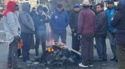 Choferes bloquean la avenida Montes por falta de combustible