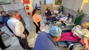 Bloqueos: embajadores de la UE donan sangre en La Paz ante la escasez de reservas