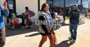 “Ha rogado para que lo dejen pasar”, lamenta la esposa del chofer fallecido en una carretera de La Paz