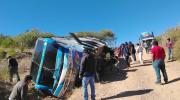 Bus vuelca en la carretera Oruro-Cochabamba por evadir bloqueos