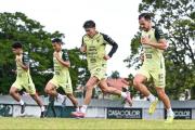 La selección se reduce a 23 jugadores debido a cinco bajas