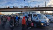 Vecinos, viajeros y comunarios desafían los bloqueos en cinco regiones del país
