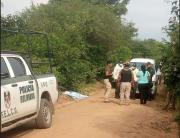 Hallan cuerpo abandonado de una mujer en un camino