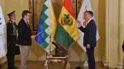 Paz posesiona a Ernesto Justiniano como ministro de Defensa