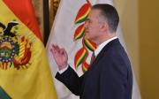 Rodrigo Paz posesiona a Ernesto Justiniano como nuevo ministro de Defensa