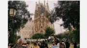 CRÓNICA La Sagrada Familia: un gigante del panorama barcelonés Elizabeth Jiménez